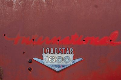 International Loadstar 1600 Side Badge, Sunnyridge Farm, Kirriemuir, AB, 2026-04-04